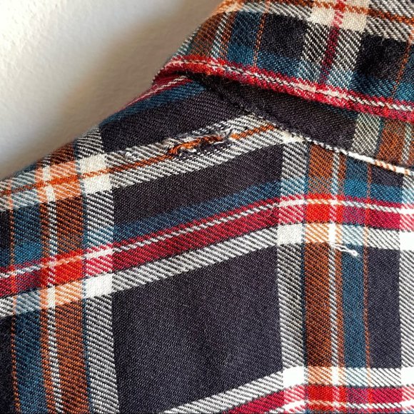 Women’s Plaid Button Up Blouse Floral Embroidery Western Rodeo Medium Fall Horse - Picture 9 of 9